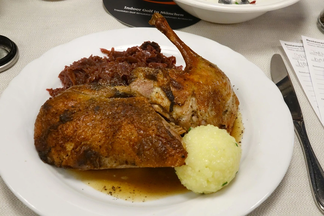 Immer lecker: Ente mit Knödeln und Blaukraut