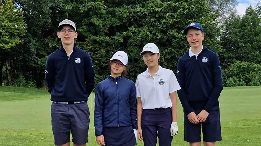 Team 4 v. l .n. r.: Lennart Jamborek, Yeonsue Park, Esther Kim, Raphael Klöss