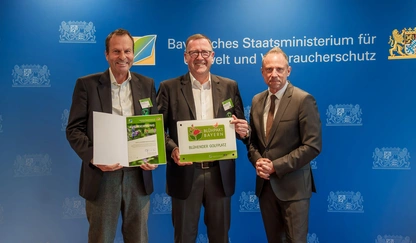 Gruppenfoto mit Minister Glauber und Geschäftsführer und Präsident GC Eichenried