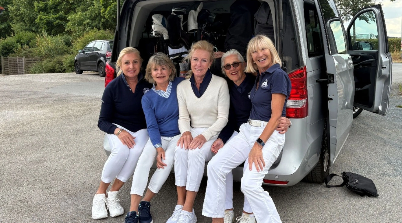 Teamfoto AK 65 Damen