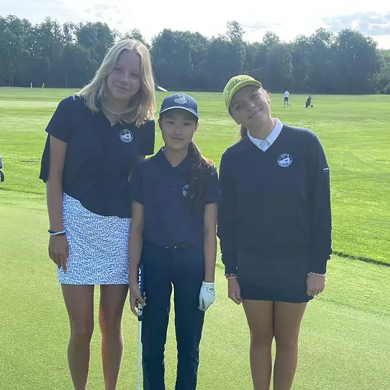 Team 3 Mädchen: v. l. n. r. Gloria Göbel, Kim Esther, Emilia Harder