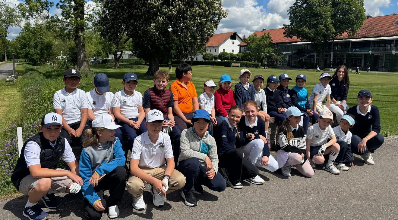 Gruppenfoto alle Teilnehmer