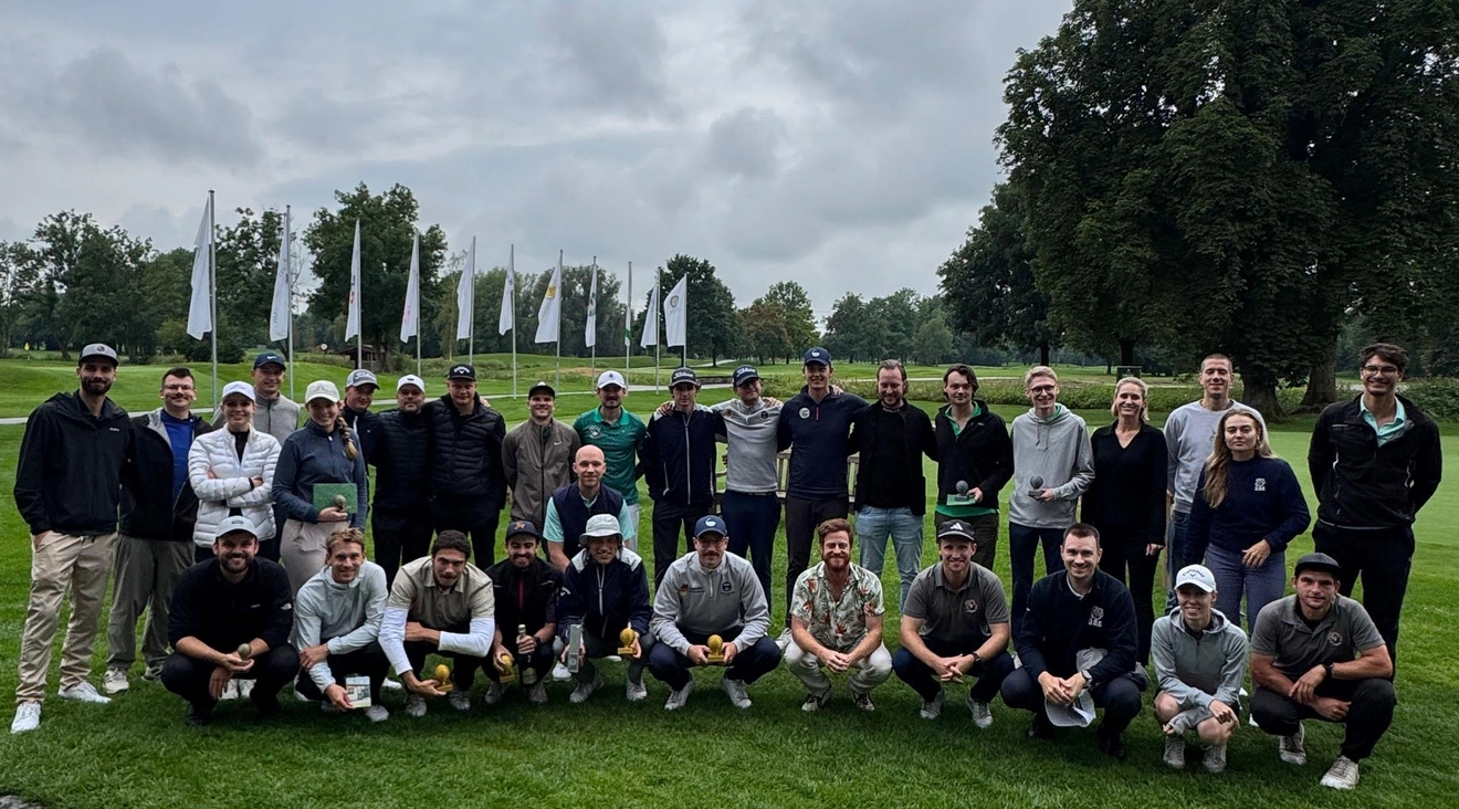 Gruppenfoto von den Turnierteilnehmern