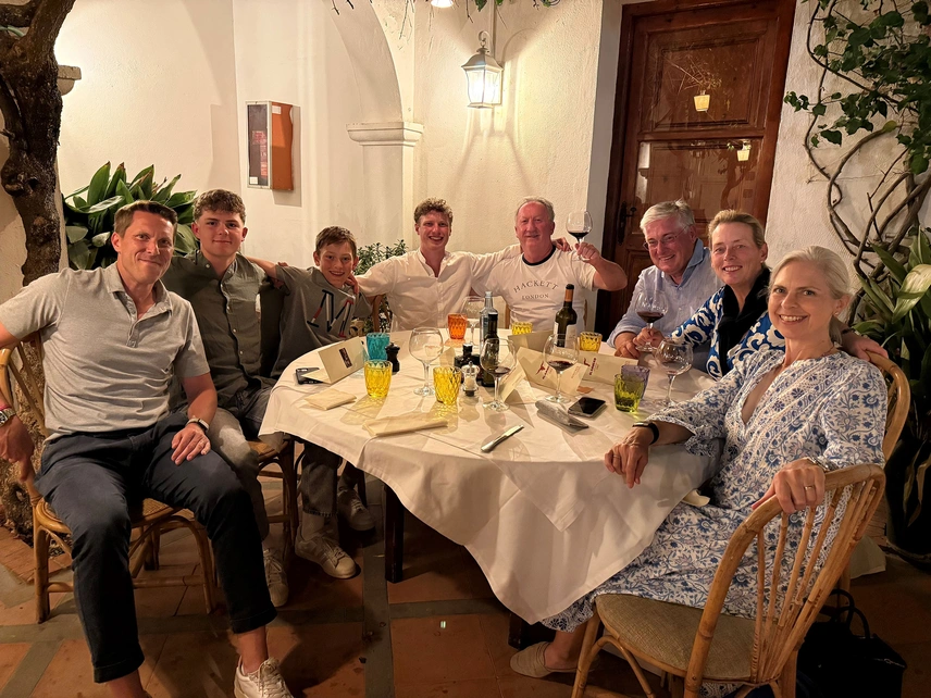 Gruppenfoto im Restaurant