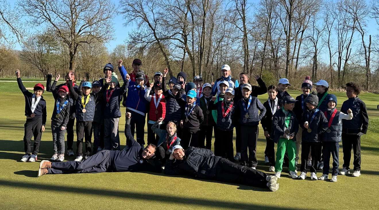 Gruppenfoto beim Heimspiel der U.S. Kids Golf Local Tour