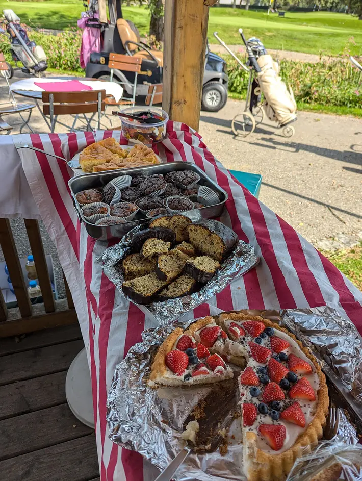 Ladies-Kuchen der verschiedensten Art gab es an der Halfway-Hütte.