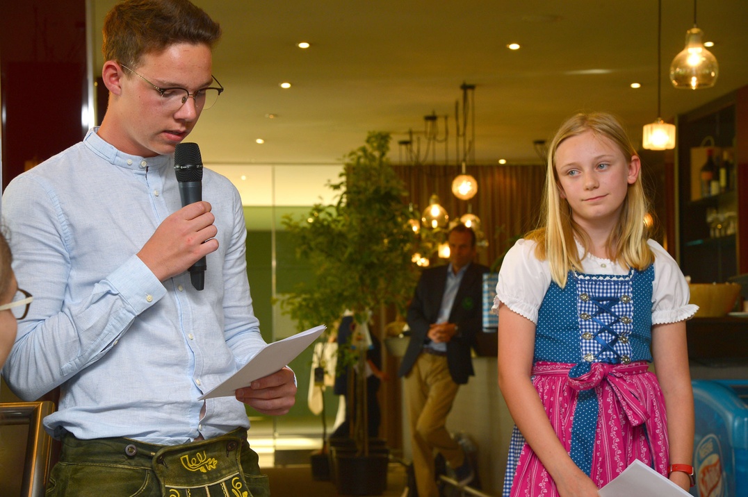 Jonas Pippereit, 15, und Chiara Aumann, 11, hielten die Dankesrede der Fördervereinskinder an die Erwachsenen