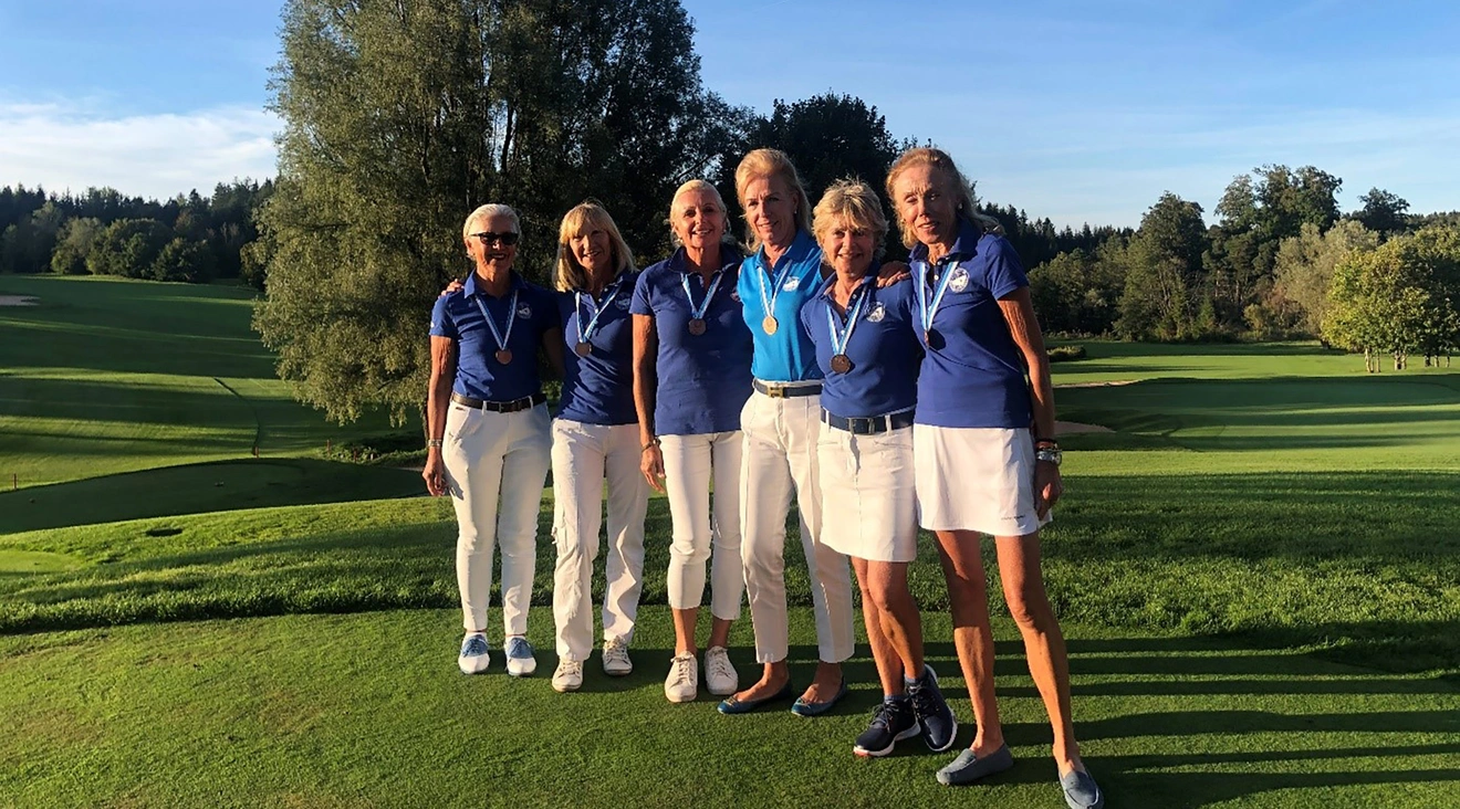 Die Eichenrieder Damen AK65 erspielten sich im Finale der Bayerischen Meisterschaften den 3. Platz: v. l. n. r. Linda Diermeier, Renate Rebholz, Evi Rath, Carmen Hausser, Ute Häring und Daniela Schell