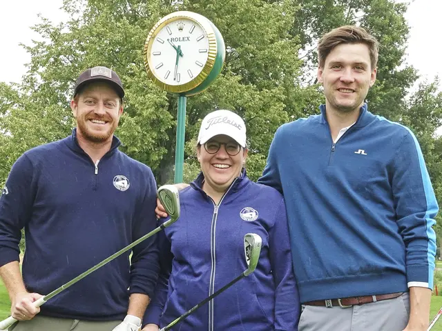 Sieger-Flight, v. l. n. r.: Patrick Zeilbeck (2. Netto Klasse B), Marion Thalmeir (Brutto Damen) und Christian Axhausen (Brutto Herren)