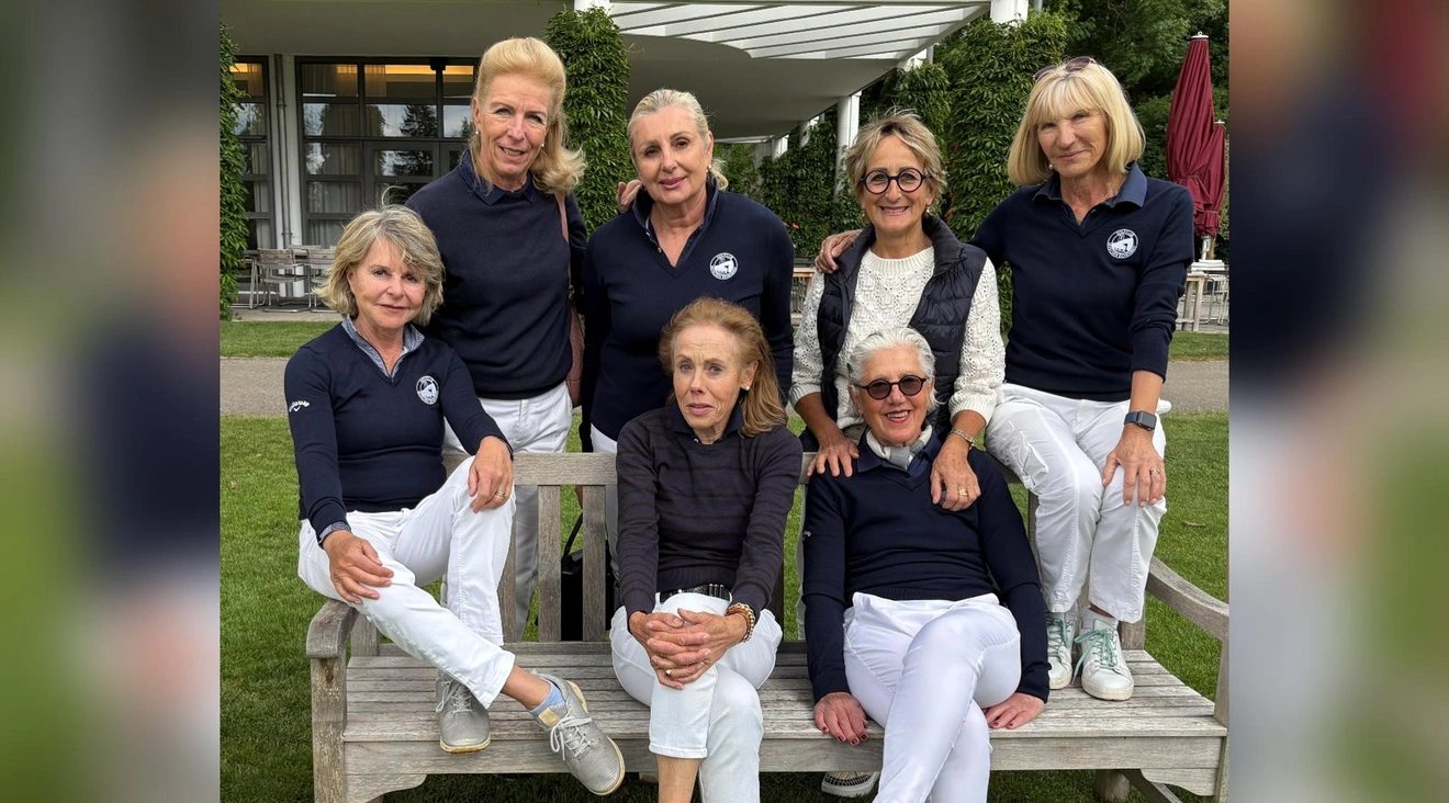 Teamfoto AK 65 Damen