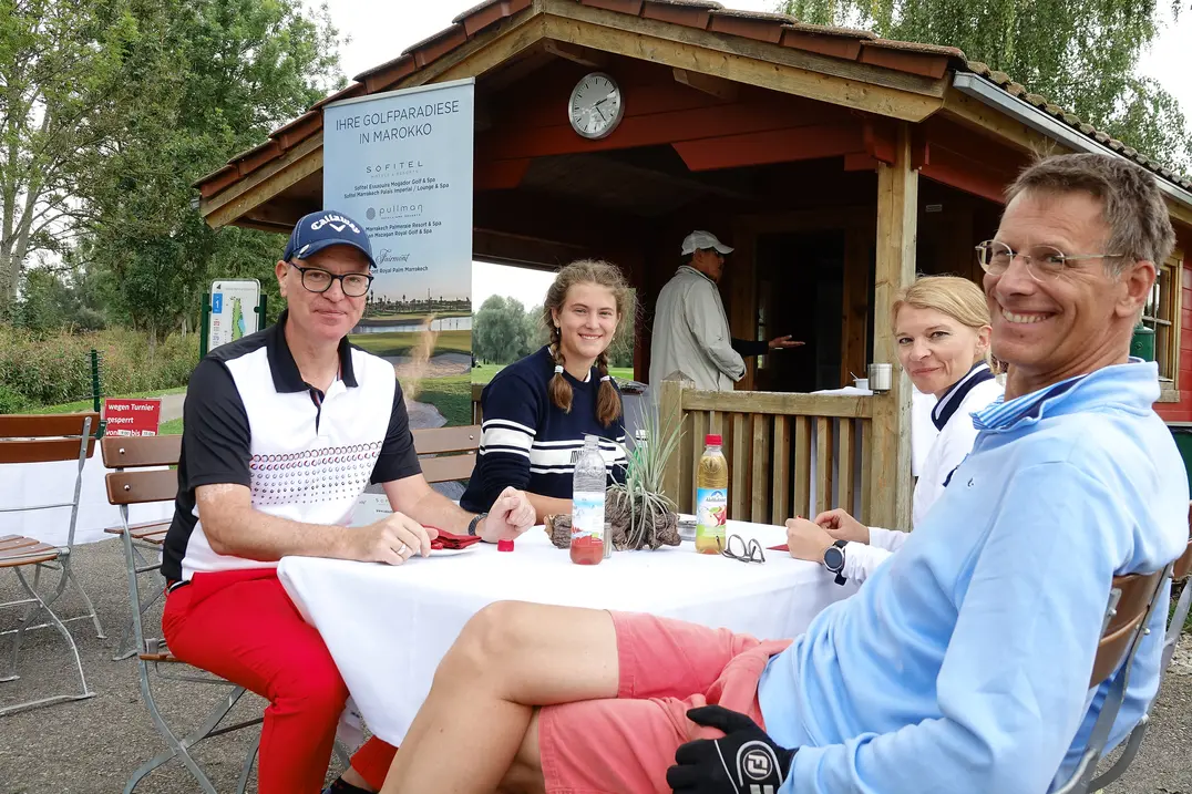 Die Halfway-Verpflegung bestand passend zum marokkanischen Sponsor aus Nüssen, Datteln und exotischen Wraps.