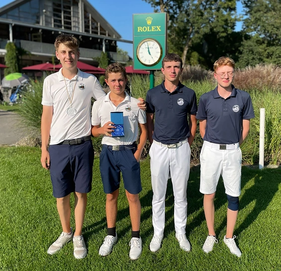 Vierer Jugend-Clubmeister wurden Luis Hoyler und Henry Liebwein, links; Zweite wurden Amir Bayoud und Valentin Stienen.
