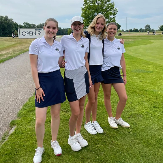 Team 3 Mädchen v. l. n. r.: Elena Fricke, Maria Göbel, Gloria Göbel, Emilia Harder