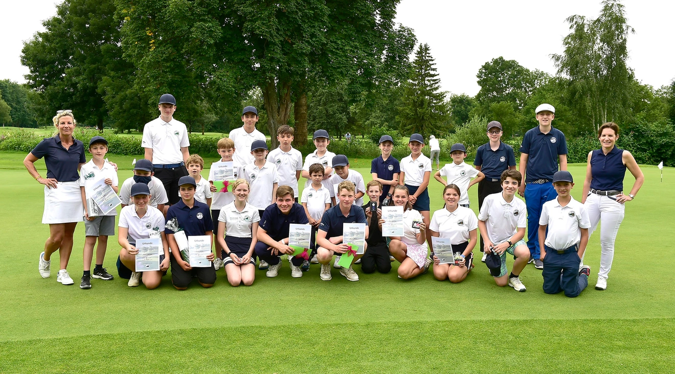 Duell Jugend gegen Eltern im 9-Loch-Texas Scramble