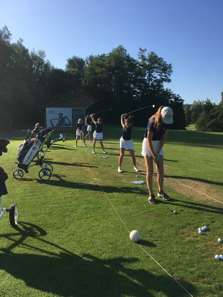 Das fleißige Training auf der Driving Range lohnte sich für die Eichenrieder Mädchen AK 16.