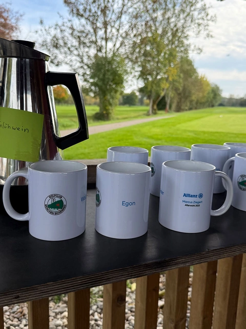Alle Teilnehmerinnen und Teilnehmer bekamen personalisierte Tassen.