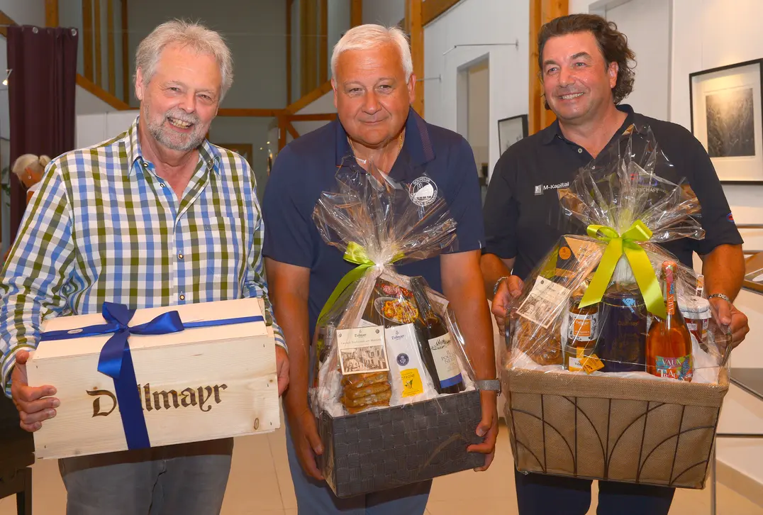 Netto A-Sieger v. l. n. r.: Kurt Kreibich, 3., Wolfgang Thalmeir, 2., und Markus Fauerbach, Gewinner, der sein Handicap auf 7,9 verbesserte.