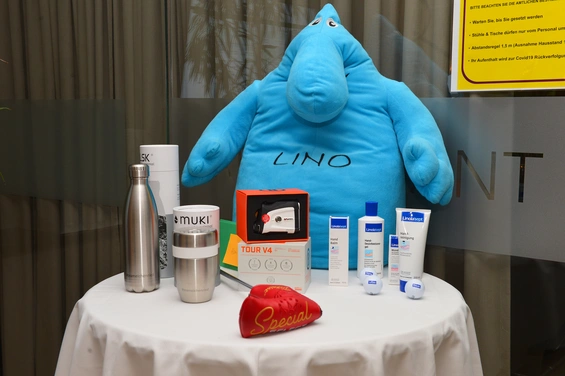 Pflegende und schützende Kosmetik-Preise von Turniersponsor Linola.