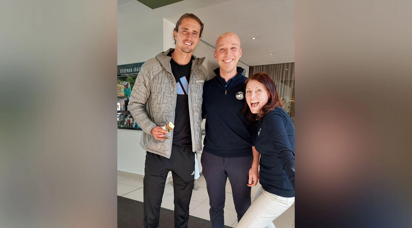 Zverev im Eingangsbereich vom GC Eichenried