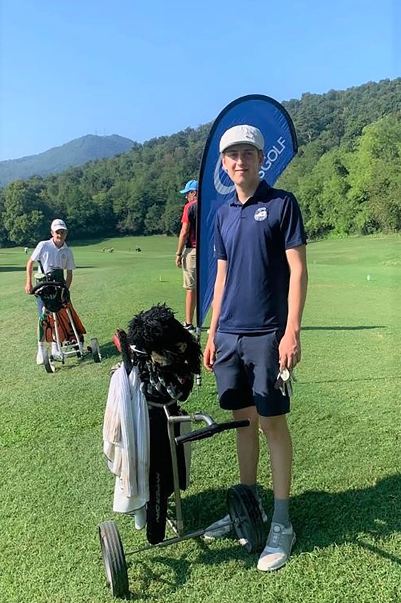 Dem 14-jährigen Luis Hoyler machten auch heiße 34 Grad auf dem Golfplatz Frassanelle nichts aus.