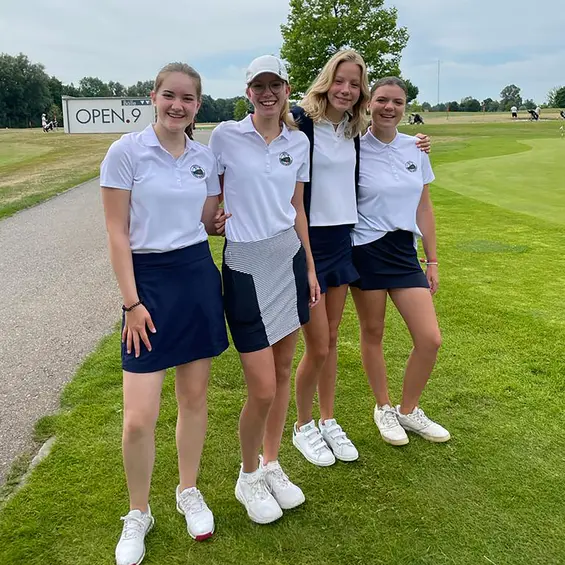 Team 3 Mädchen v. l. n. r.: Elena Fricke, Maria Göbel, Gloria Göbel, Emilia Harder