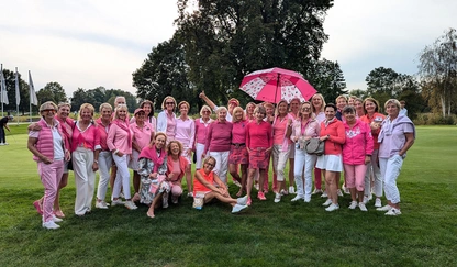 Logo Ladies in Pink mit Schirm und Charme! Hier die Gruppe der Gaudi-Paar-Spielerinnen.