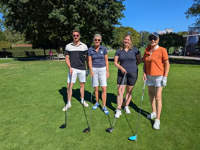 Am Ende 2. Platz hieß es für v. l. n. r. Raphael Schwarz, Heidi Rauch, Karoline Weishäupl und Mingming Liu.
